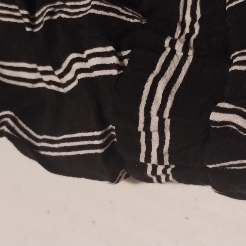 LOFT | Petite Striped Flutter Sleeve stripe with two sides pockets Romper Size S - Picture 13 of 14